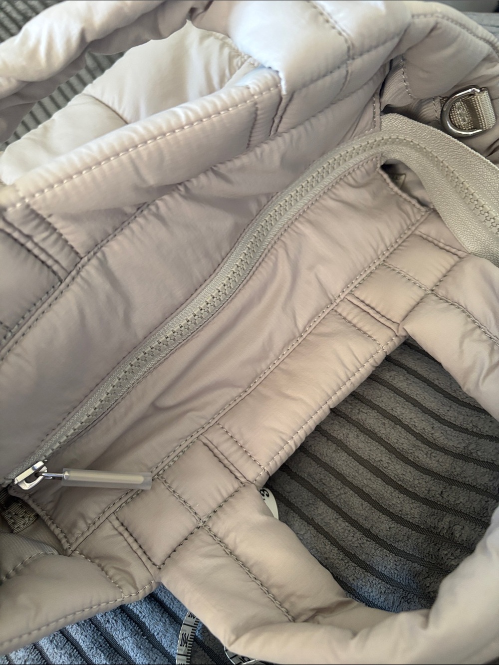 lululemon athletica Beige Quilted Tote Bag with Detachable Strap - Picture 3 of 9